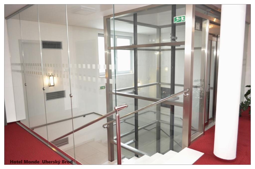 Hotel Monde Uherský Brod Exteriör bild