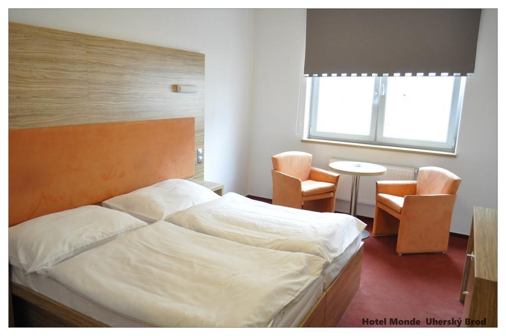 Hotel Monde Uherský Brod Exteriör bild