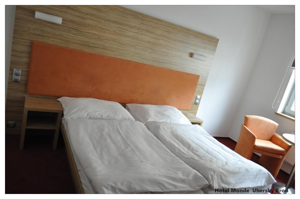 Hotel Monde Uherský Brod Exteriör bild